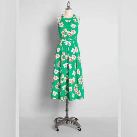 Modcloth Dresses & Skirts - ModCloth Emily & Fin Floral dress | S NWT